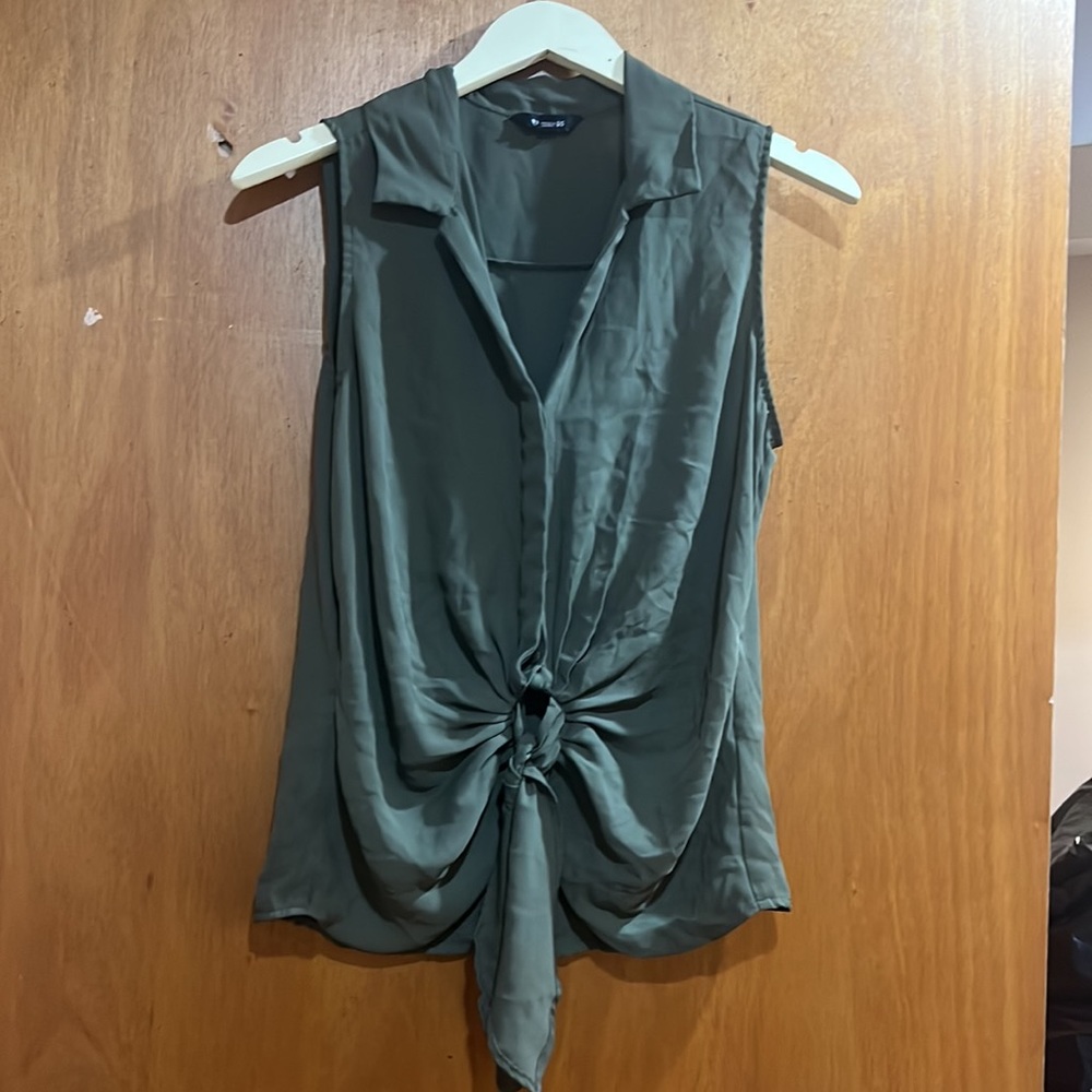Express button down tank - Picture 3 of 4